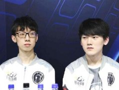 三里屯下大雨是什么梗 读作水蓝天下第一