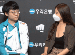 showmaker偷瞄的女主持人是谁
